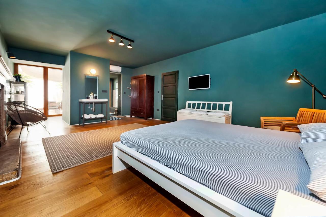 Apartments & Rooms Carera 6 Ровин Екстериор снимка