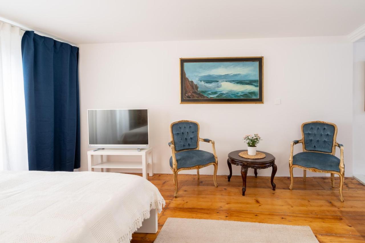 Apartments & Rooms Carera 6 Ровин Екстериор снимка